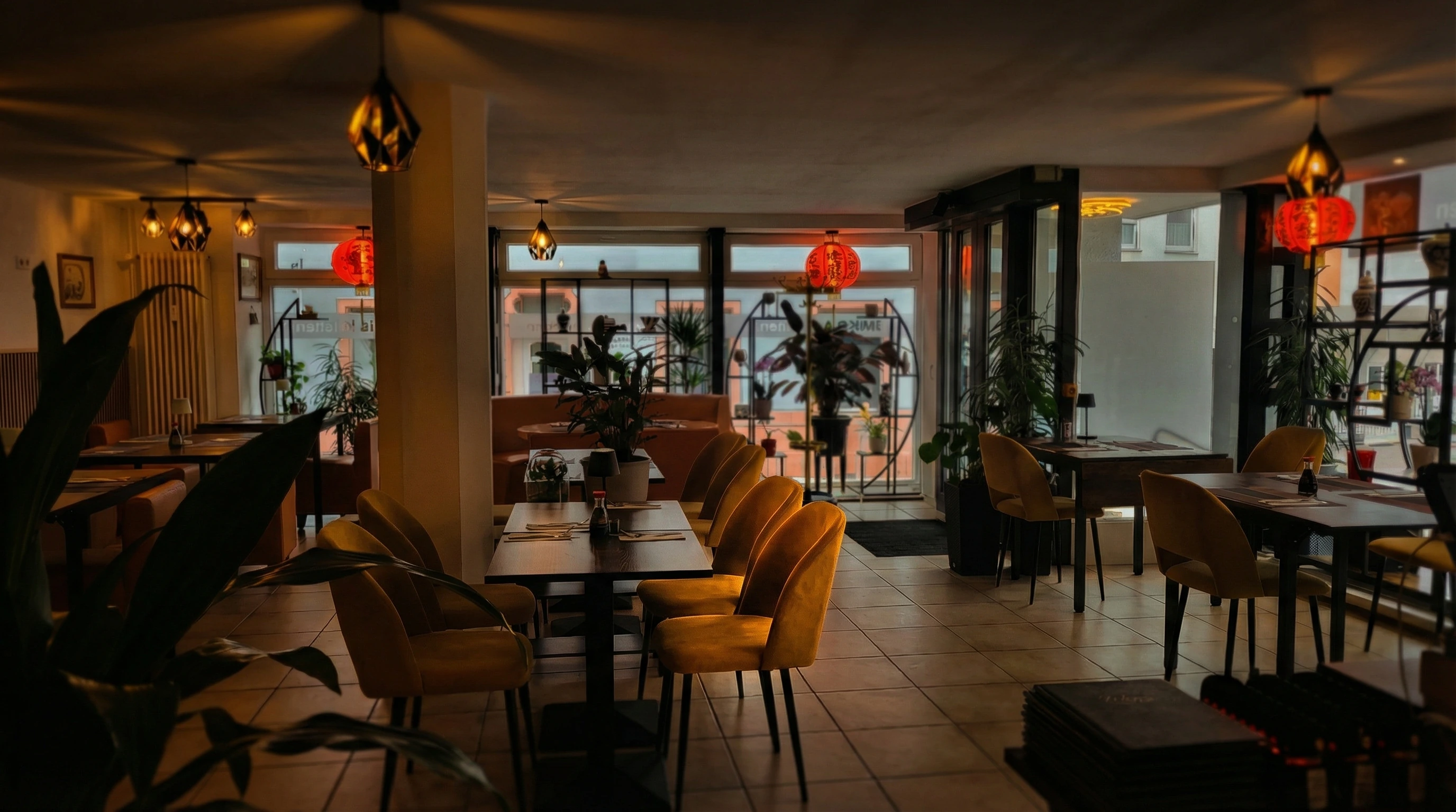 Innenansicht des YUMIKO Asia Kitchen Restaurants in Bad Krozingen